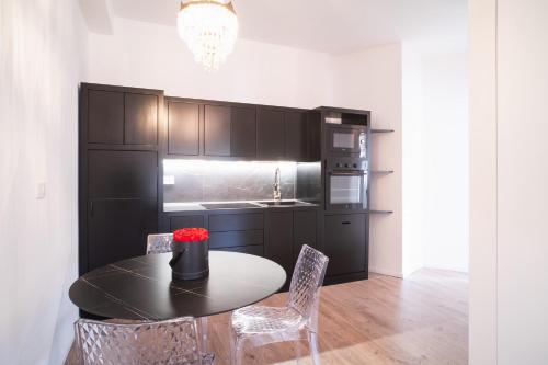 New Elegance Suites Guesthouse 2