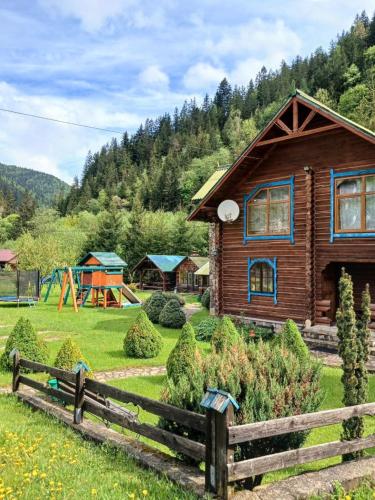 Apkārtne, "Лісова Казка" у Ворохті in Vorokhta