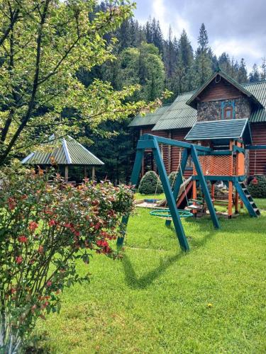 Apkārtne, "Лісова Казка" у Ворохті in Vorokhta