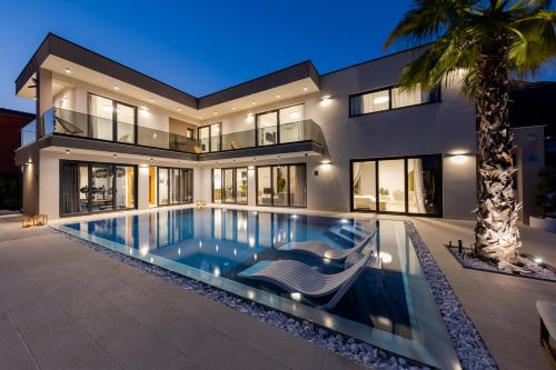 Luxury Villa My Wish with Pool - Accommodation - Kastel Stari