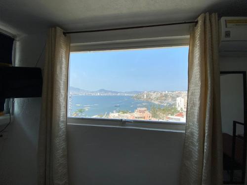 Family Room with Side Sea View image 7