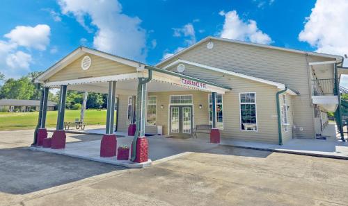 Garden Inn and Suites near Callaway Gardens Pine Mountain in Pine Mountain, USA