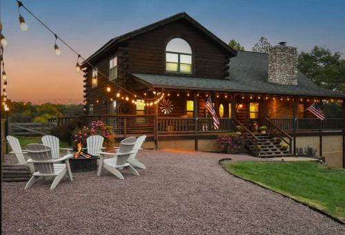 Hot Tub. Pool Table. Game Room. Fire Pit. Pets OK! in Edinburg, USA