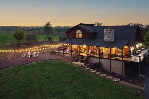 Hot Tub. Pool Table. Game Room. Fire Pit. Pets OK! in Edinburg, USA