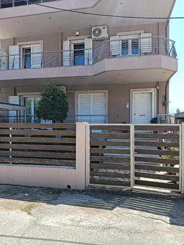 ΗΣΥΧΟ ΚΑΙ ΑΝΕΤΟ ΔΙΑΜΈΡΙΣΜΑ (ΗΣΥΧΟ ΚΑΙ ΑΝΕΤΟ ΔΙΑΜΕΡΙΣΜΑ) in 라미아