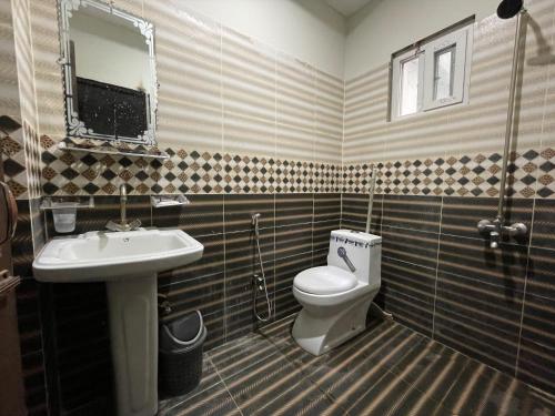 Own It Apartment Brown - image 7