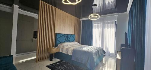 Deluxe One-Bedroom Apartment
