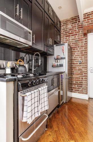 Private Room at a 3 bedroom Apt at the heart of East Village - shared apartment, Нью-Йорк (фото 8)