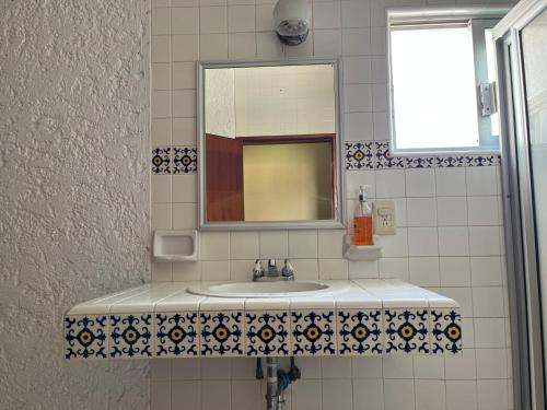 Two-Bedroom House image 2