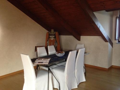 Koplietošanas atpūtas telpa ar TV, La Morona in Rocchetta Tanaro