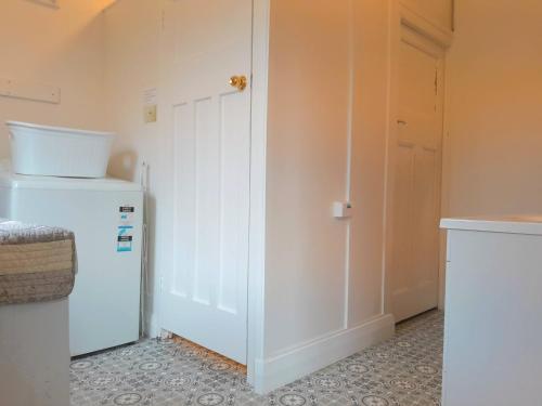 Bathroom, Peter's Farm Lodge in Waipiata