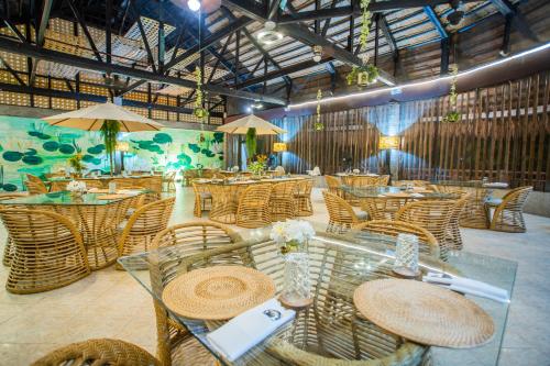 Étterem, CLUB AGUTAYA near Long Tengerpart