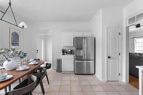Kitchen, Family Friendly Alabaster Townhouse Off Interstate 65 in Alabaster (AL)