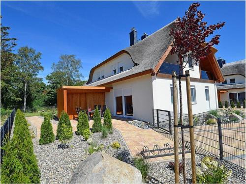 Kliffrand 14 Comfortable holiday residence in Glowe, Deutschland