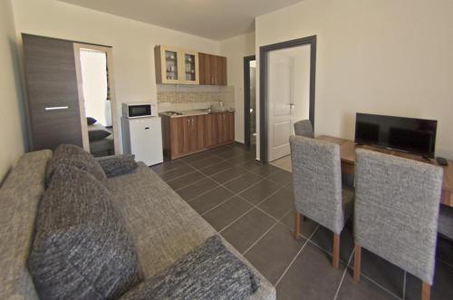 Luca Apartman, Sopron