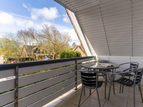Balcony/terrace, Luxury house R2 with view in Waldstrasse