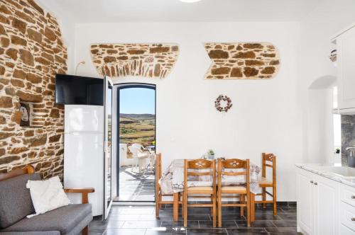 Olga's House Kythnos - Απόκριση
