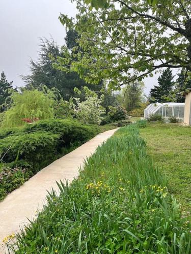 Gîte Ardéchois avec piscine et vue imprenable