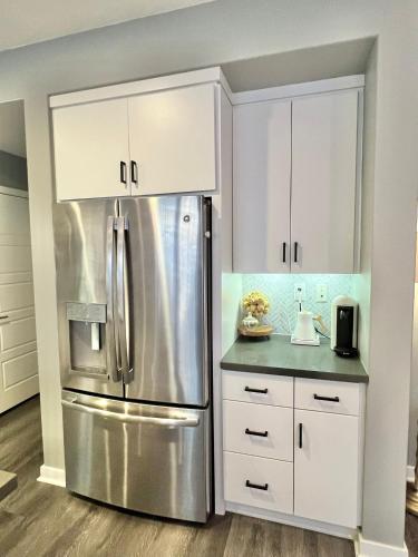 Luxury 3 Bedroom Villa - Resort Style Amenities in Lake Forest, USA