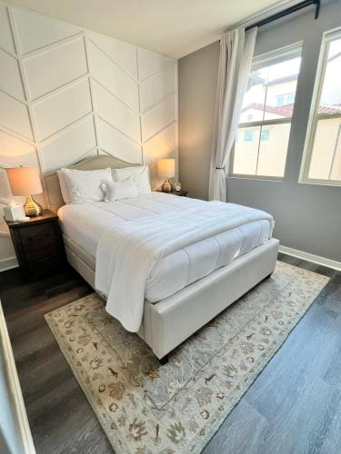 Luxury 3 Bedroom Villa - Resort Style Amenities in Lake Forest, USA
