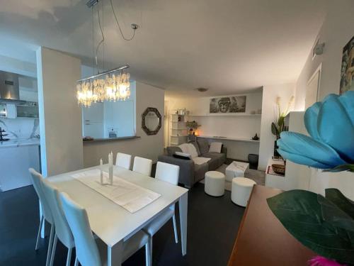 Elegant relax suite near Veron center fair lake Garda, Verona