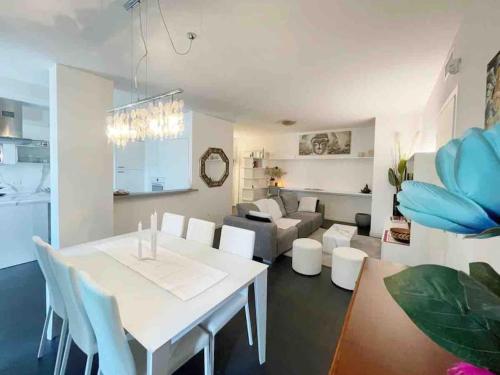 Elegant relax suite near Veron center fair lake Garda, Verona (fotografie 3)