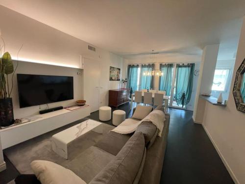 Elegant relax suite near Veron center fair lake Garda, Verona (fotografie 2)