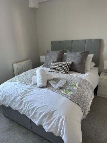 Bright, spacious 1 bedroom flat in Брентвуд