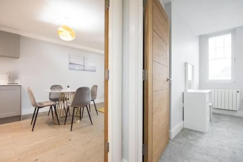 Cosy, Bright and Spacious Flat in Brentwood