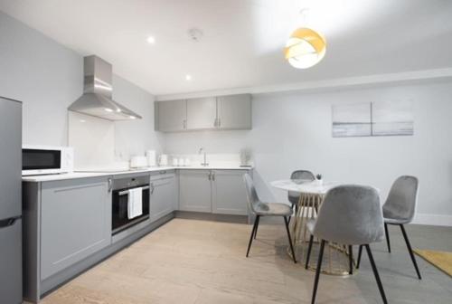 Cosy, Bright and Spacious Flat in Brentwood