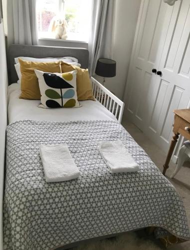 Newly Renovated 5 Star Cosy-Up Romantic Cottage NEAR LONGLEAT