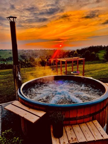 Legenda Lasu - drewniany domek w górach z jacuzzi, przy stoku narciarskim Kotelnica, Białka Tatrzańska, w pobliżu Term Bania