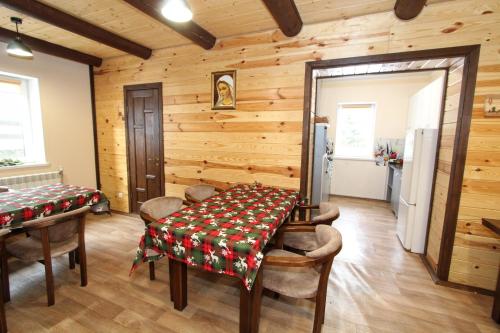 virtuve, "Лісова Казка" у Ворохті in Vorokhta