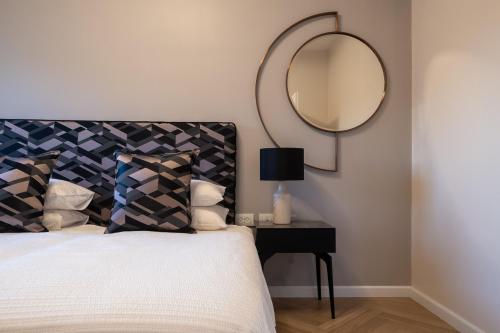 Luxury 3BDR In The Heart Of Jerusalem - image 3