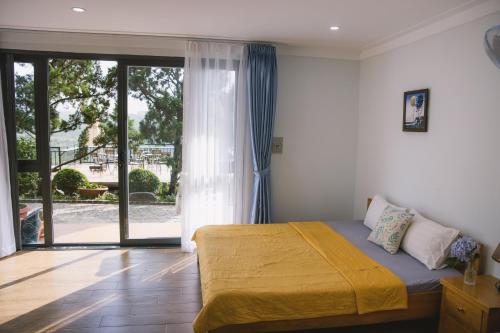 Quadruple Room with Terrace