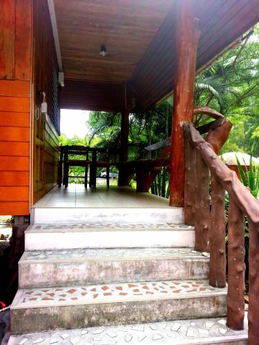 バンソンマネー ホームステイ (Bansonmanee Homestay) in カノム