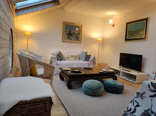 Charme appartement entier près Paris La Défense Nanterre — other in 74 Rue Pasteur, Suresnes, 92150, France
