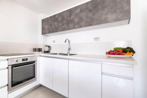 Apartment room in Stylish 1 Bedrooms Parking At City Gate