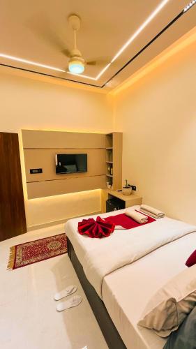 room detail thumbnail 1