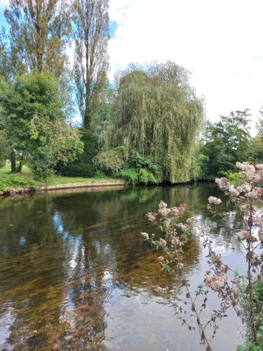 Au Dolmen in บร็องตูม