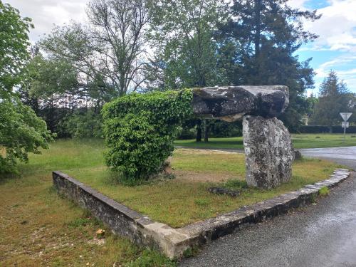 Au Dolmen in บร็องตูม