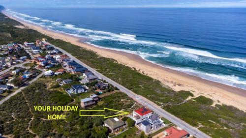 Beachfront Villa - Pool, Fireplace, No Loadshedding Beachfront Villa - Pool, Fireplace, No Loadshedding