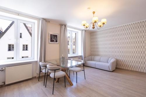 Revalia Old Town Hall Square Apartment, Tallinn