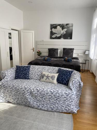 Superb Studio with 40 sqm Terrace in the Greens of Buda City Centre, Budapest (photo 10)