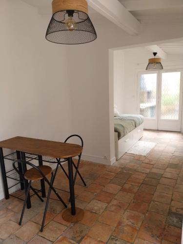 Studio Versailles Woods in 茹伊昂若薩