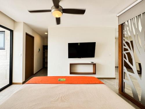 Deluxe Suite with View image 1