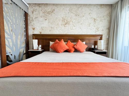 Deluxe Suite with View image 10