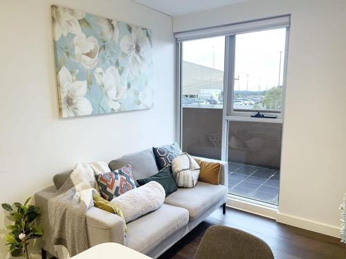 Chic Short Stay Retreat at Doncaster - Apartment