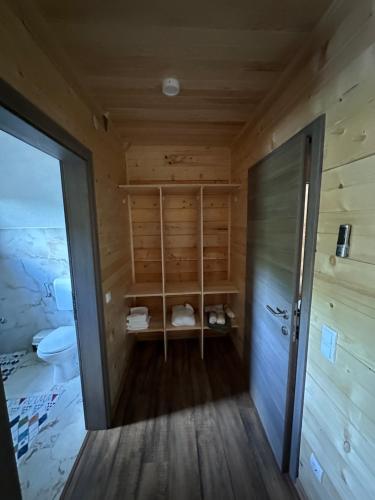 Bungalow House - 5 Rooms in Ključ