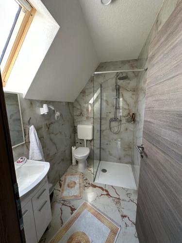 Bungalow House - 5 Rooms in Ključ